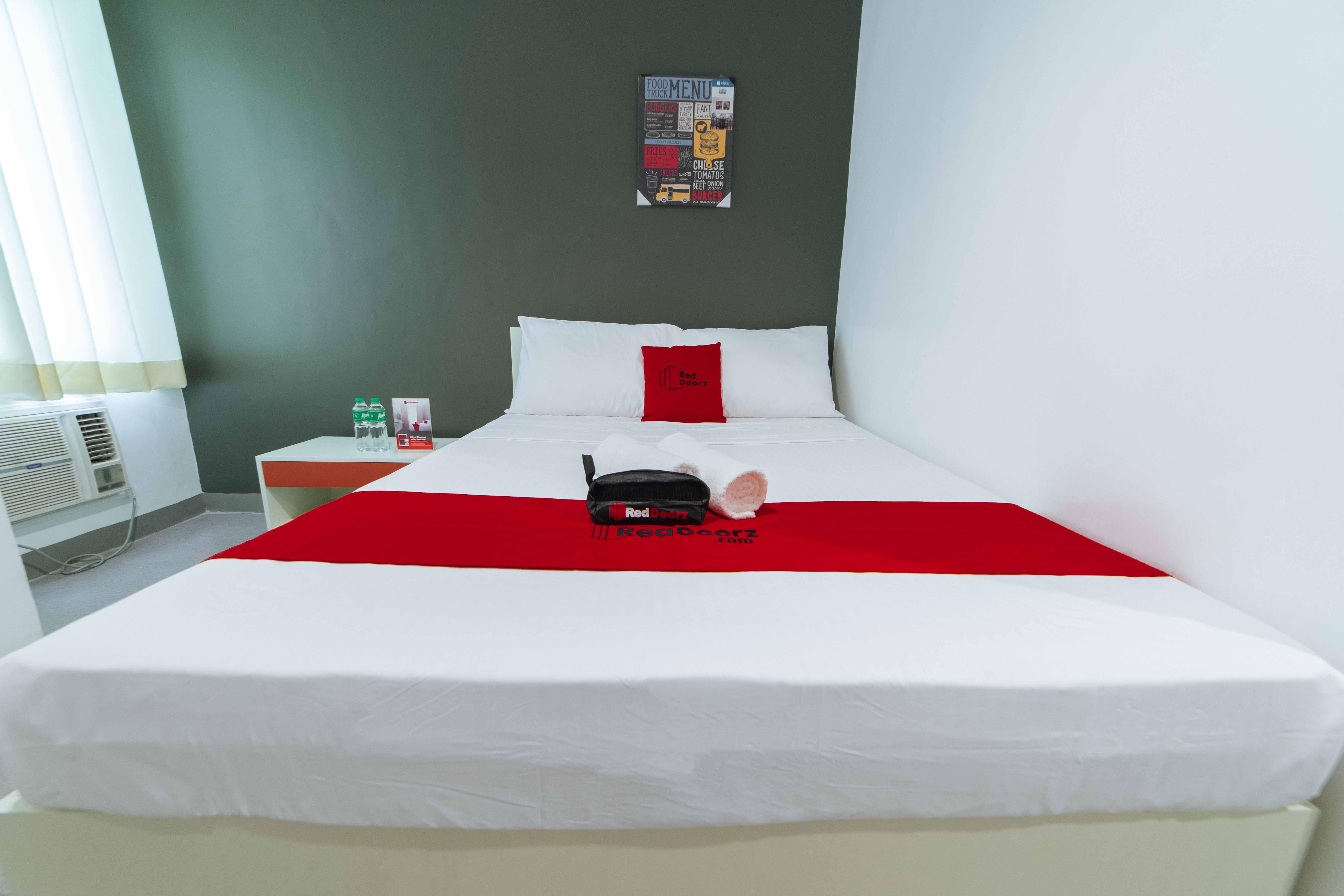 Reddoorz Plus @ Roxas Street Davao Exterior foto