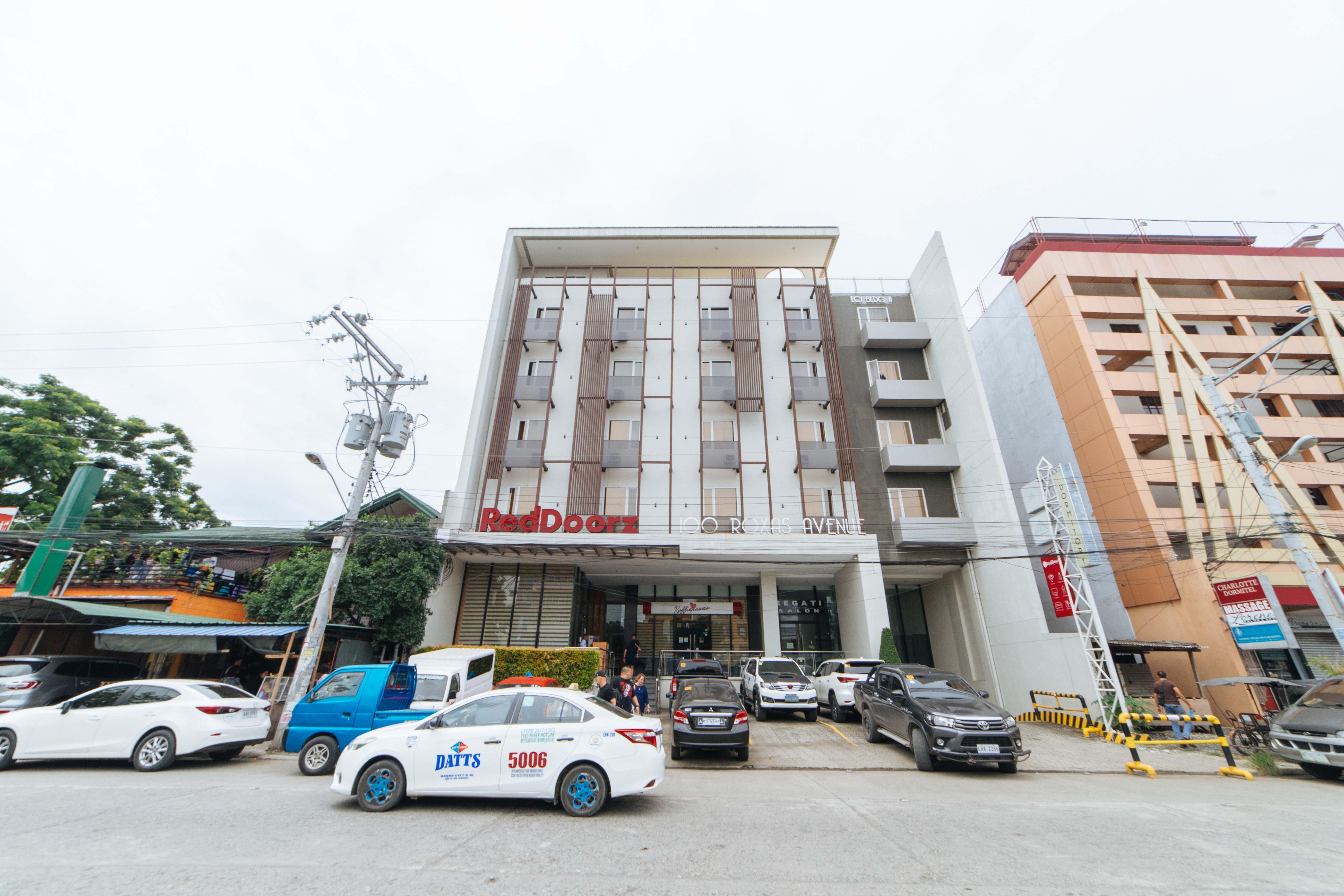 Reddoorz Plus @ Roxas Street Davao Exterior foto