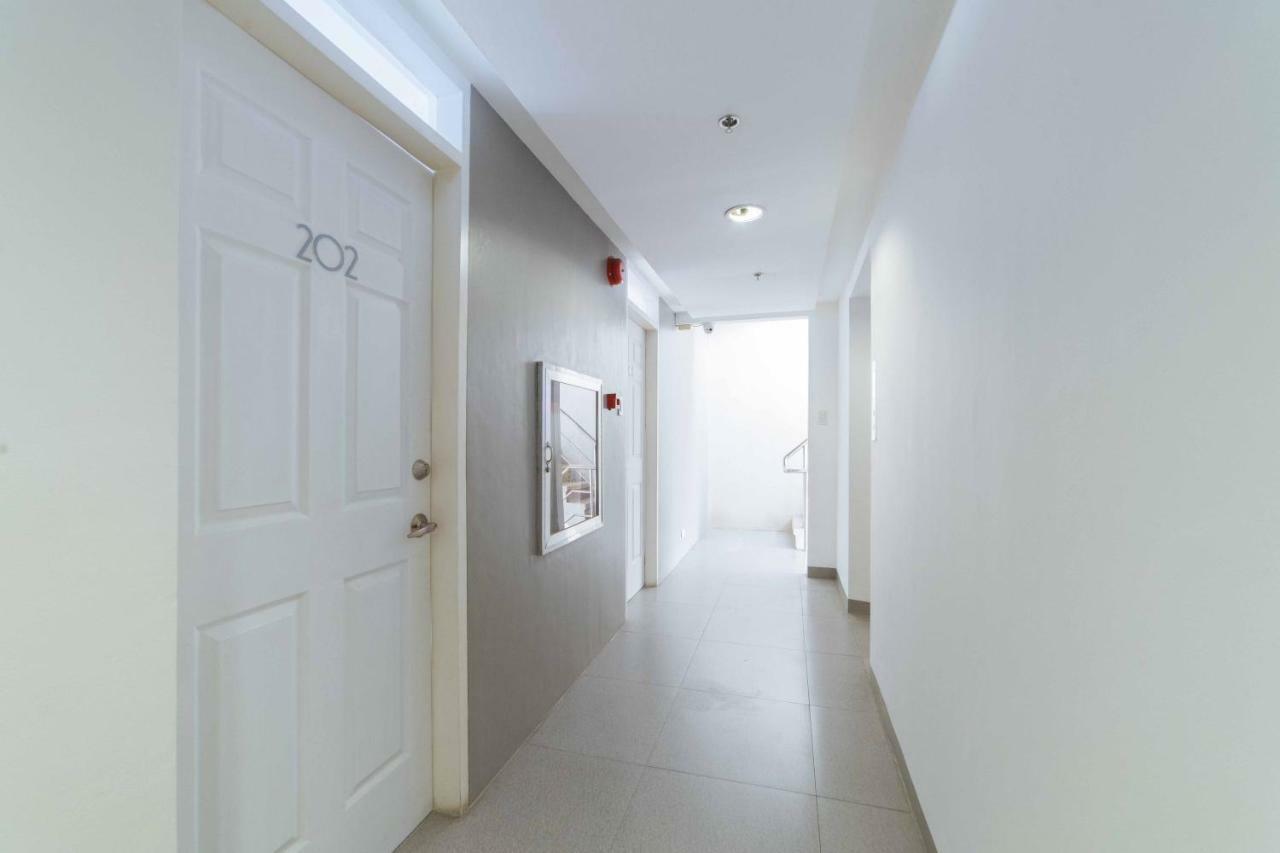 Reddoorz Plus @ Roxas Street Davao Exterior foto